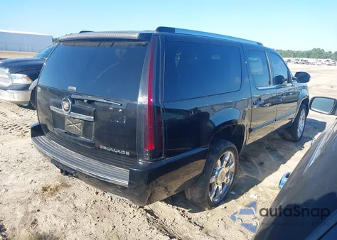 2013 Cadillac Escalade Esv Premium z USA, uszkodzony, nr VIN 1GYS4JEF1DR152882